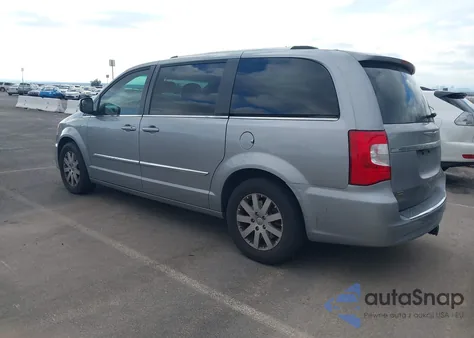 2015 Chrysler Town & Country Touring z USA, uszkodzony, nr VIN 2C4RC1BG6FR716141